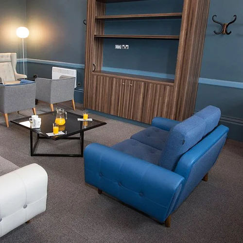 <b>Transpennine Express First Class Lounge<br>Huddersfield</b>