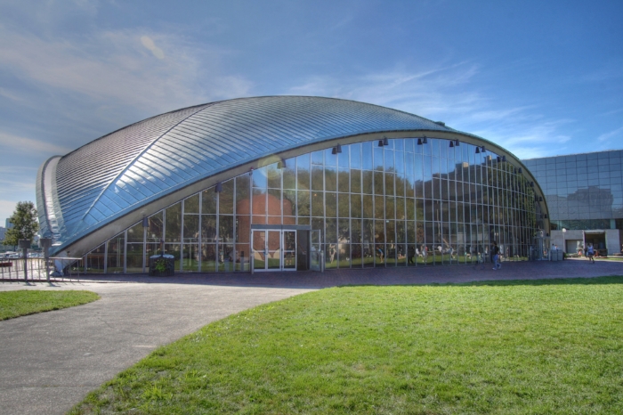 Eero Saarinen 's Kresge Auditorium, Massachusetts Institute of Technology - Photo Courtesy of Wikipedia