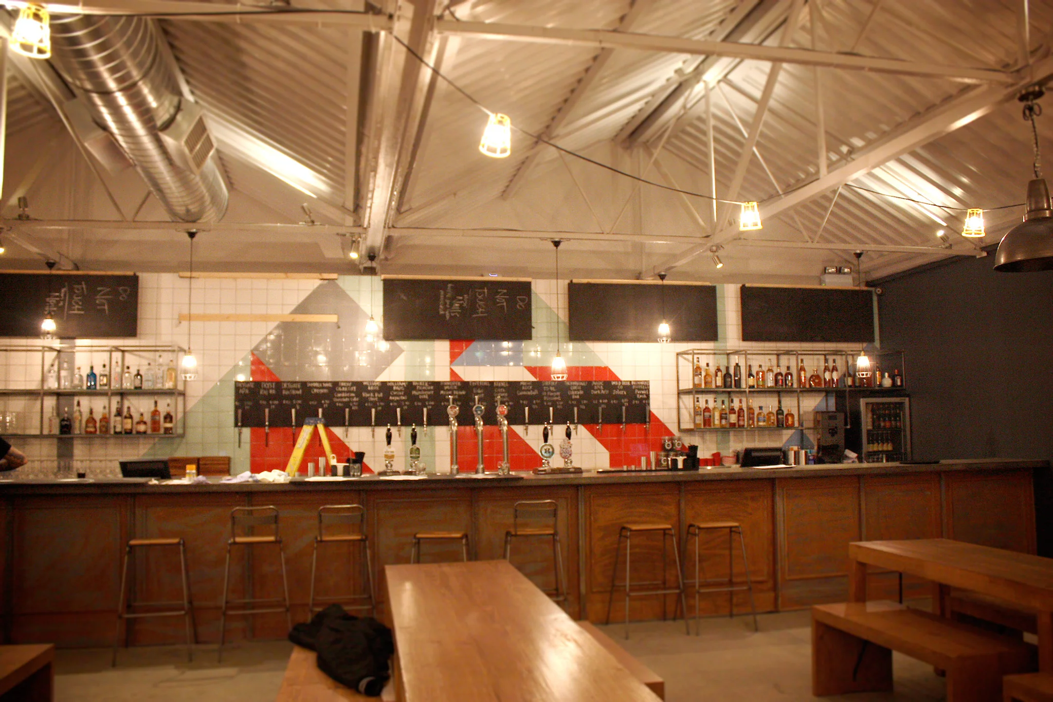 drygate-brewing-co-interior-02.jpg