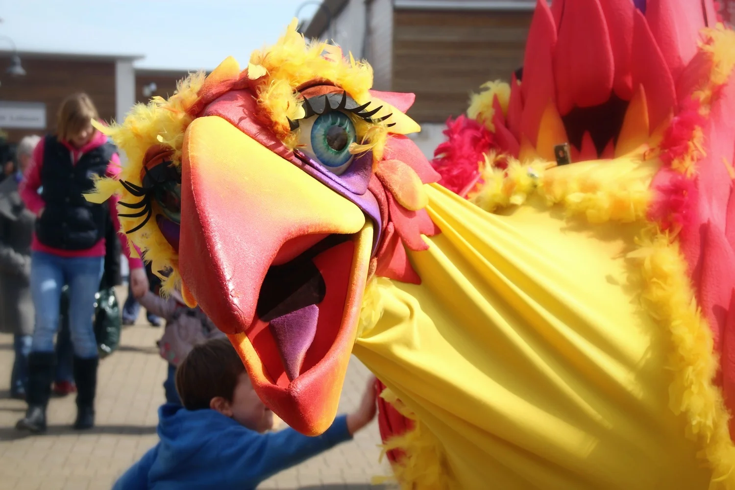 Squawk, animatronic puppetry & creature based street theatre walkabout mix & mingle performance birds