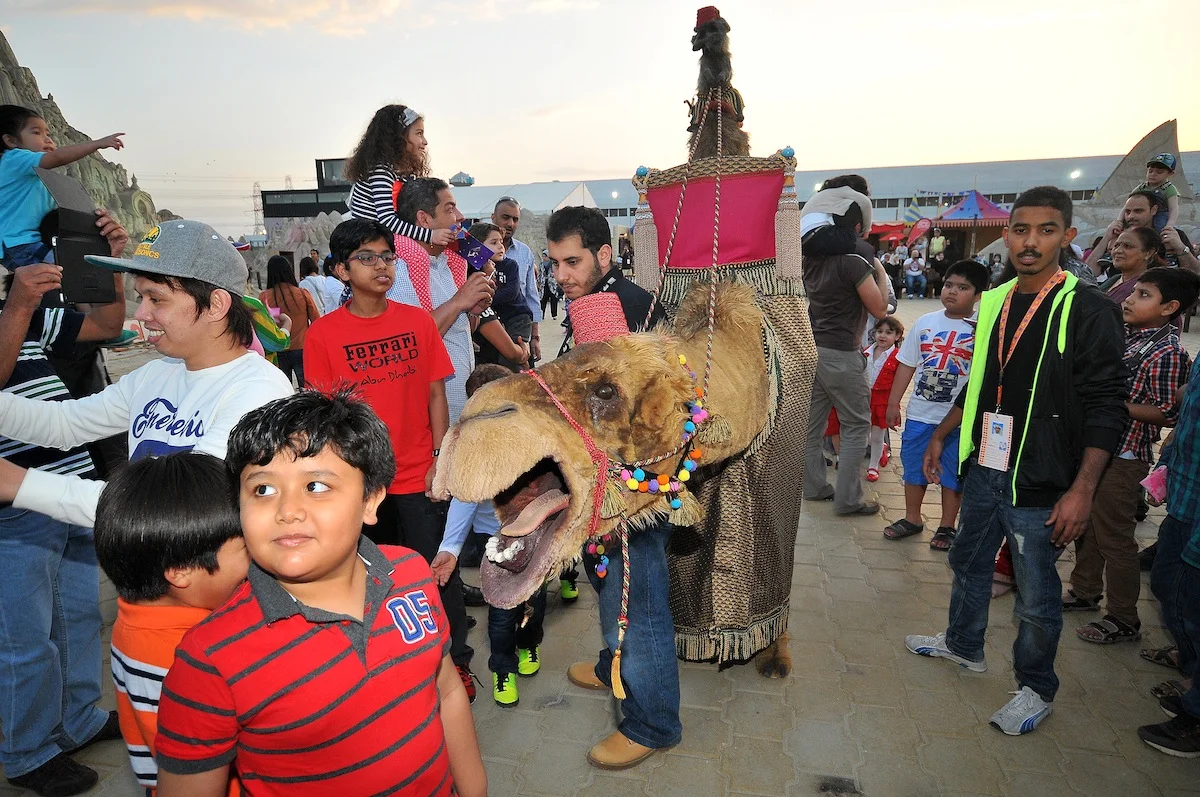 animatronic puppet camel street theatre entertainment