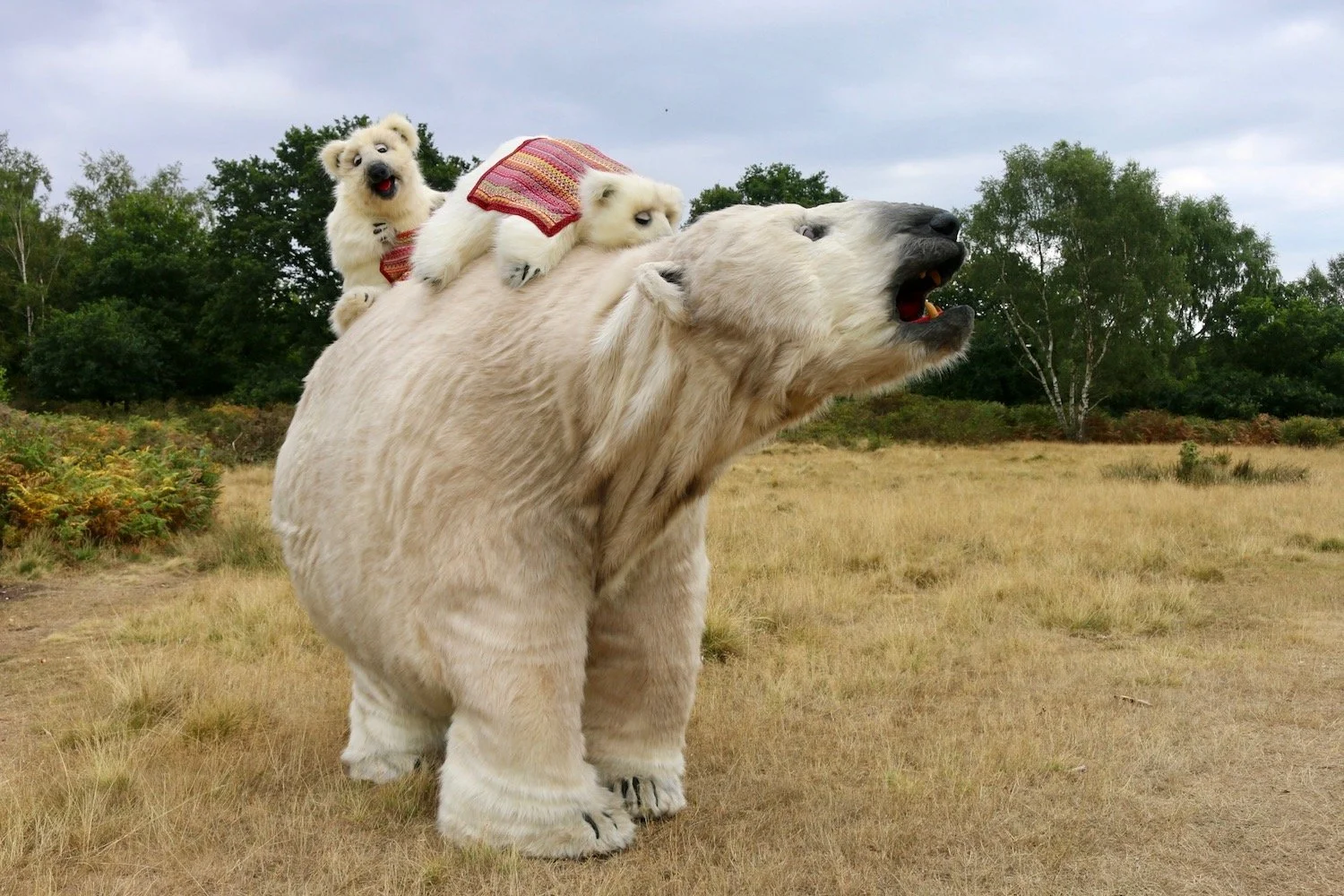 Animatronic Costume Mama Polar Bear & Cubs Entertainment