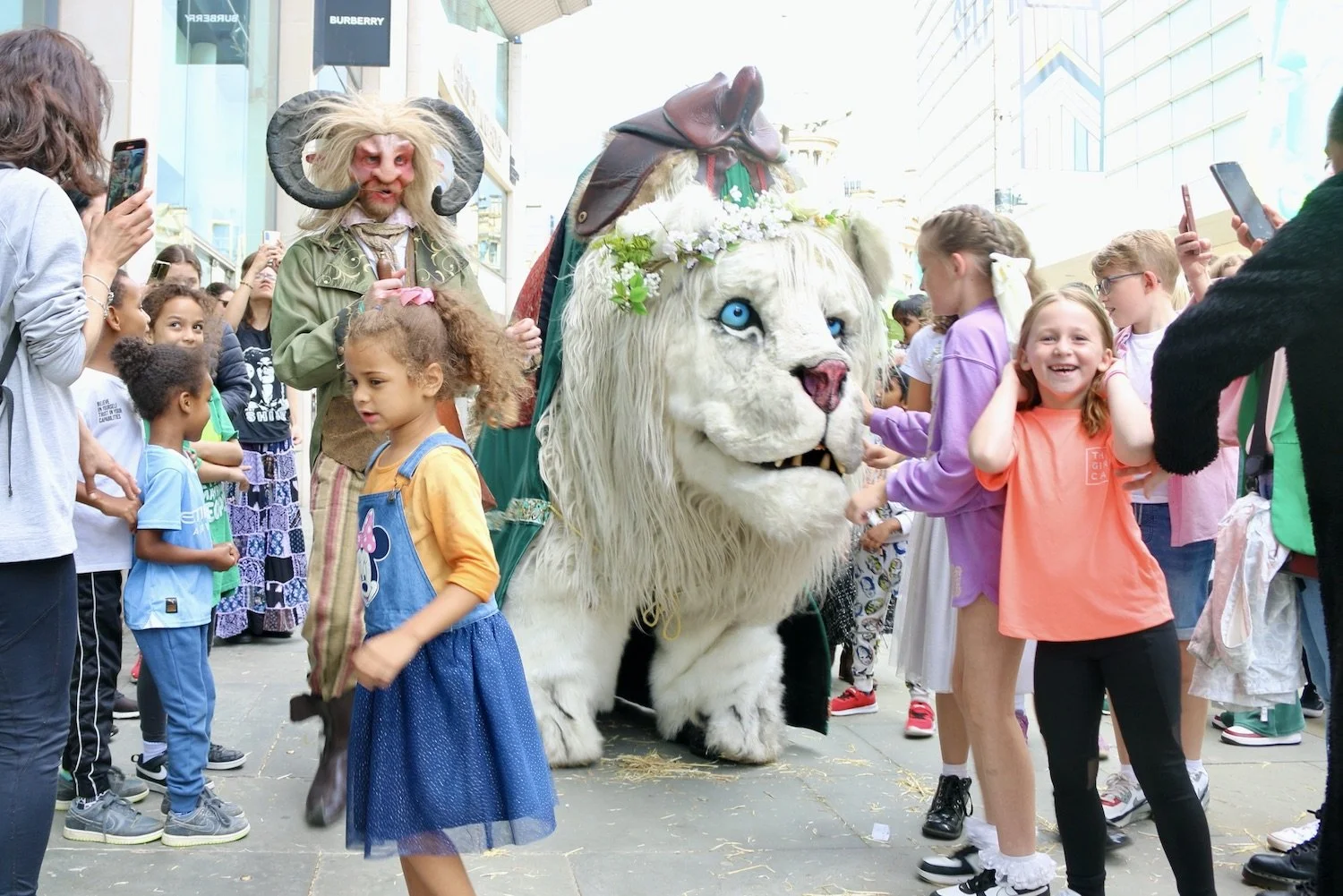 Big White Lion Puppet Creature Animatronic