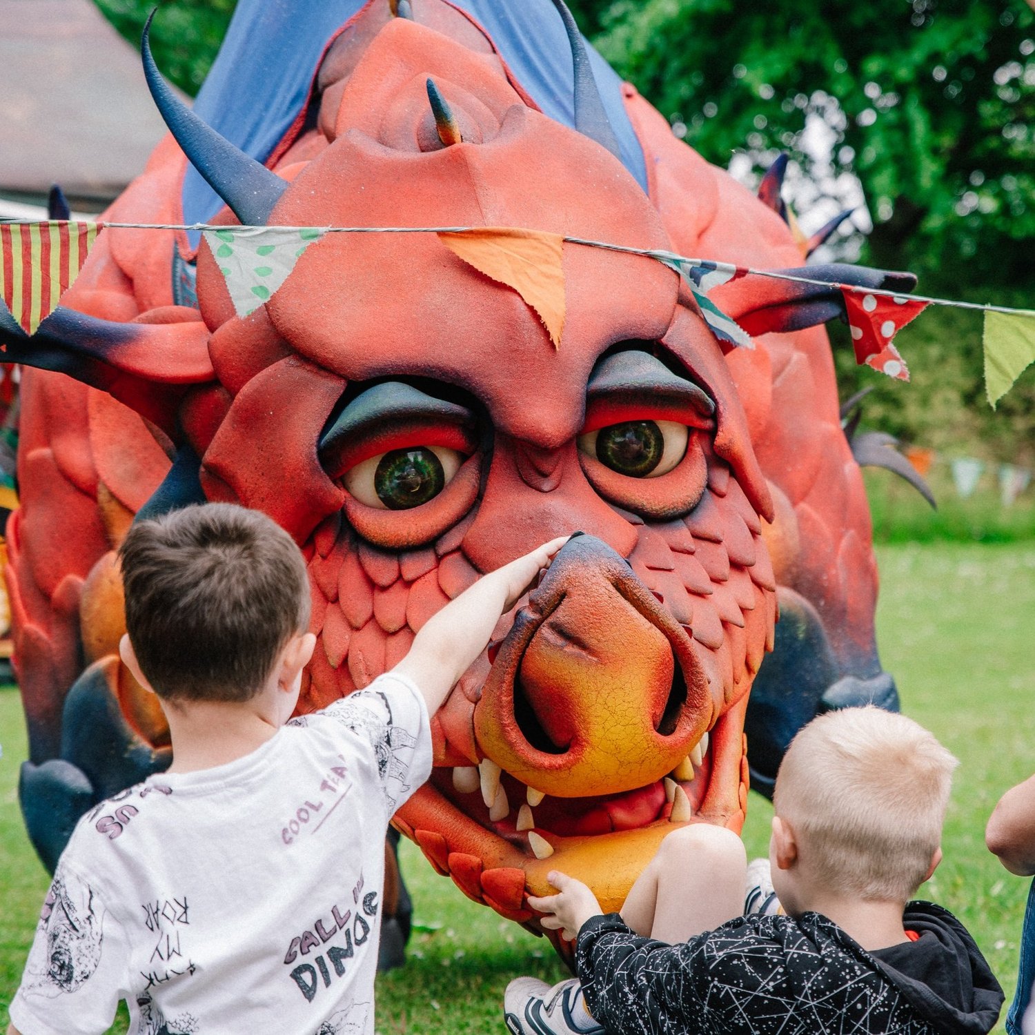 Making weird stuff: Making a giant puppet / costume for a pantomime giant