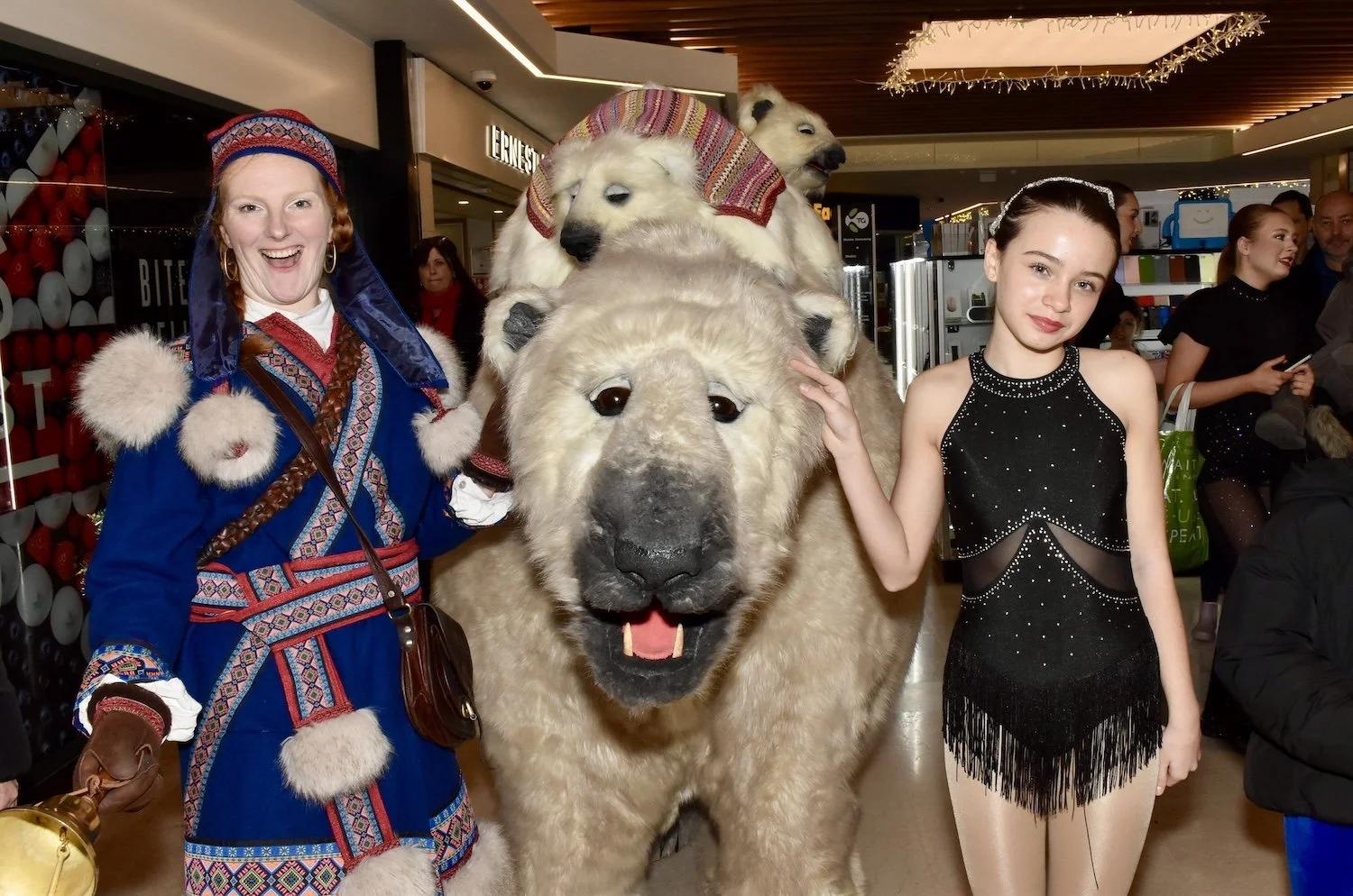 Mother Polar Bear & Cubs Christmas Event Entertainment