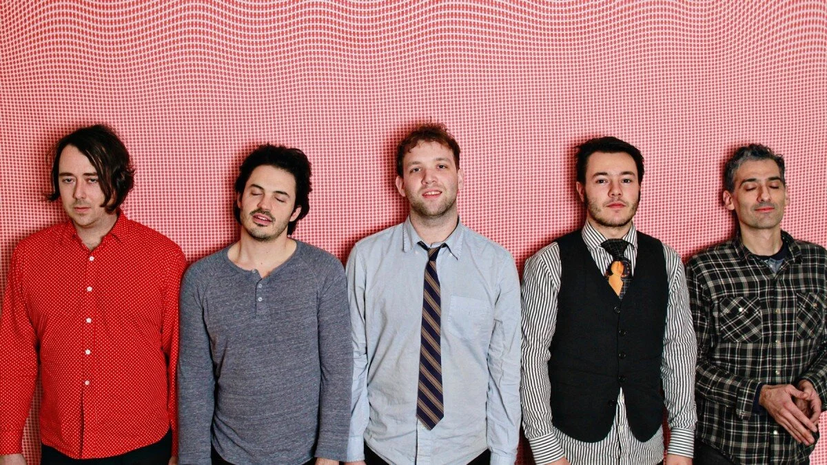 Caveman "In The City" video featuring Julia Stiles