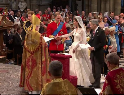 Kate-Middleton-Wedding-Dress-Photo-4.jpg
