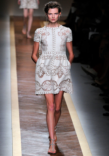 valentino-rtw-ss2012-runway-001_130241382260.jpg