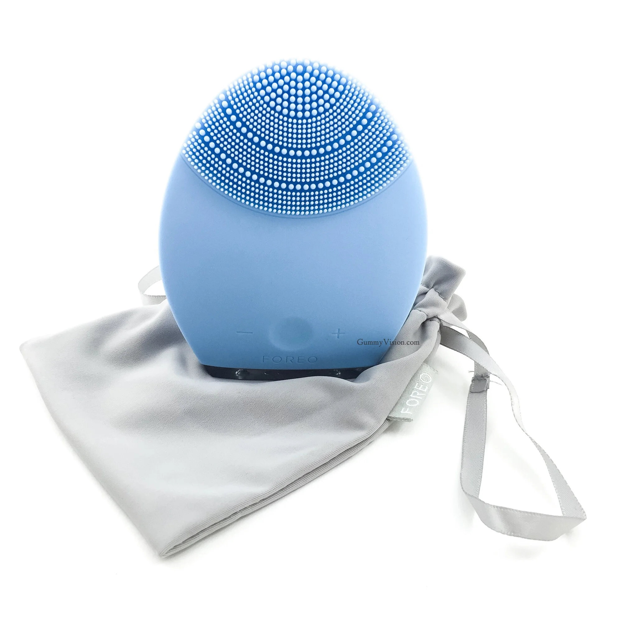 Foreo Luna for combination skin + included animicrobial pouch - www.gummyvision.com