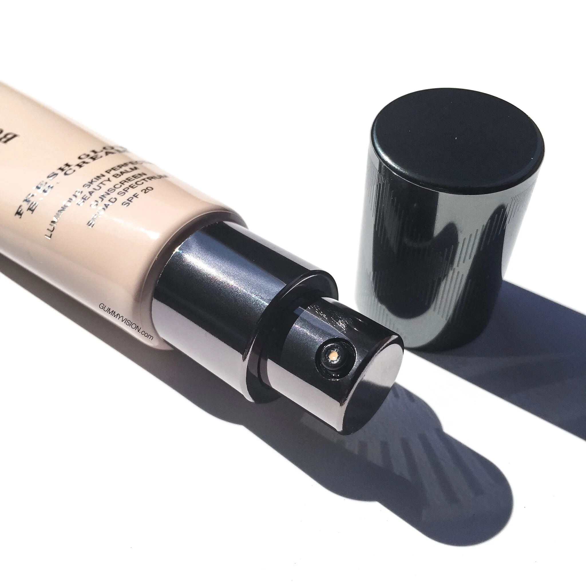 Burberry Fresh Glow BB Cream SPF20 in Light - gummyvision.com