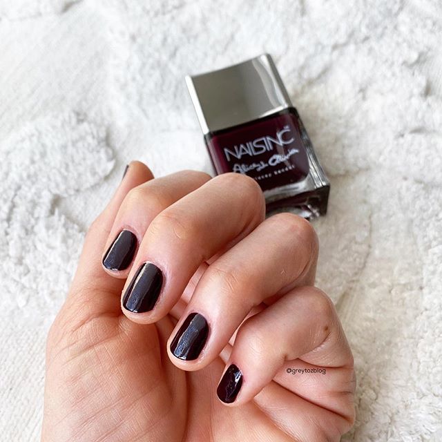 Painted my nails for the first time in forever...an oldie but goodie (&amp; not available anymore sorry😭), NAILSINC x Alice and Olivia Midnight Merlot🥰
⠀⠀⠀⠀⠀
🚫💅🏼One of my goals this year was to not buy any polish unless it was a treatment, base 