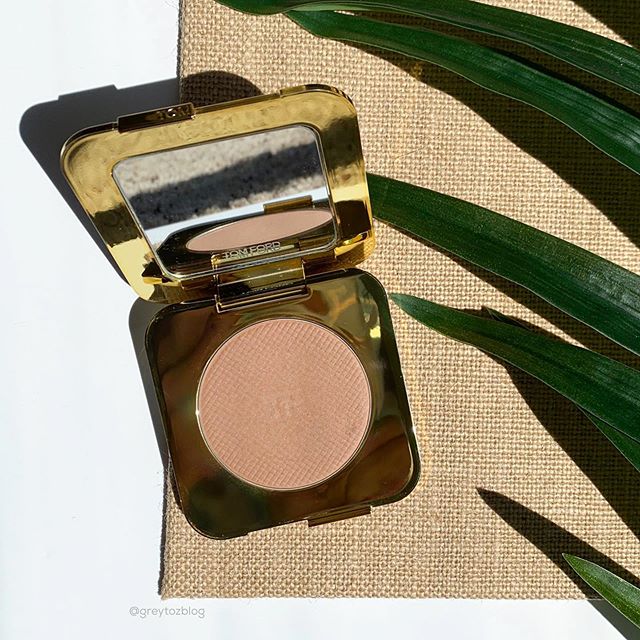 ✨I&rsquo;ve been using the Tom Ford Glow Bronzer in Terra for the past few months and I love it. It blends so smoothly and has just the right amount of warmth for the Summer.✨ I was happy to get this smaller size during the last Sephora sale!