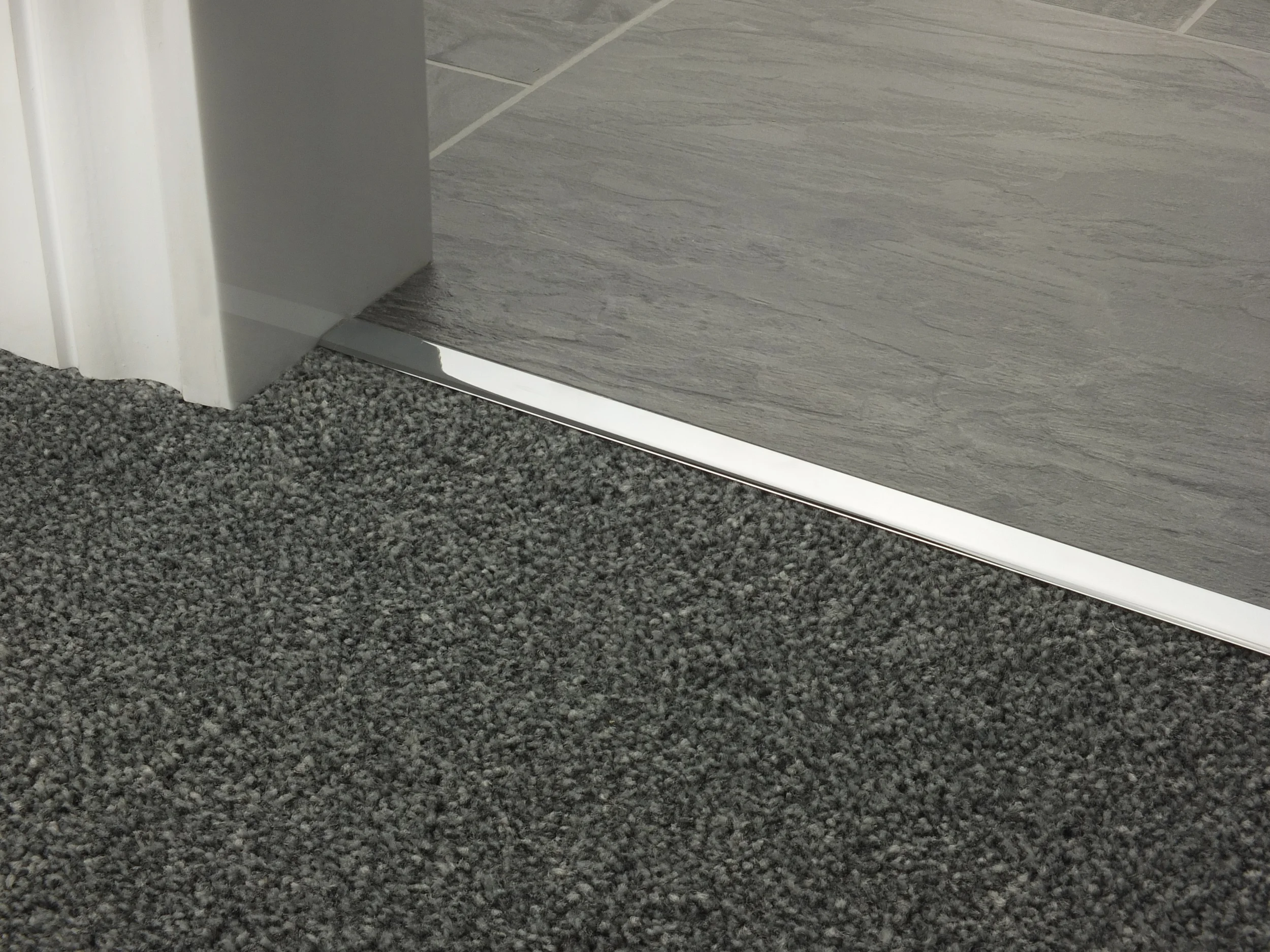 door_bar_square_chrome_carpet_tile.jpg