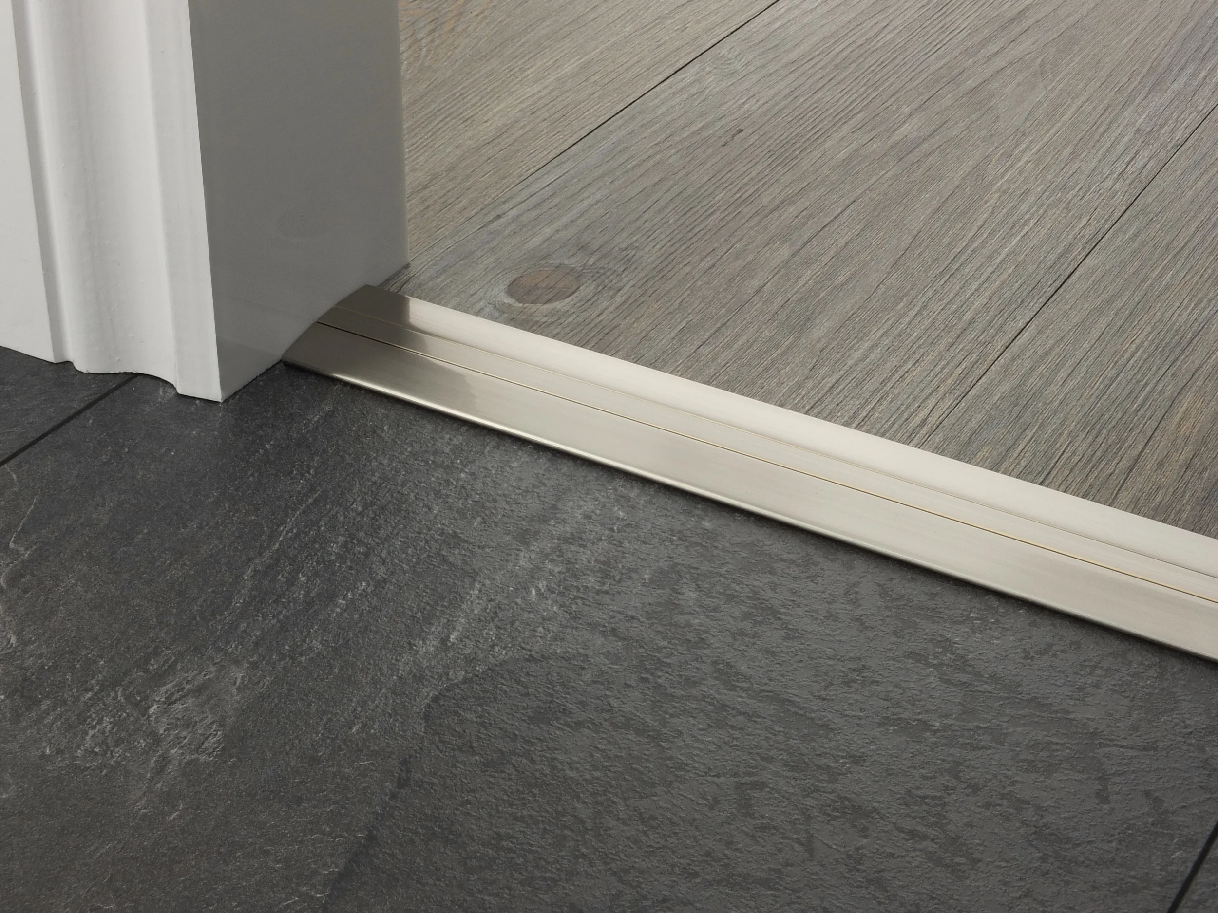 door_bar_satin_nickel_posh_38.jpg