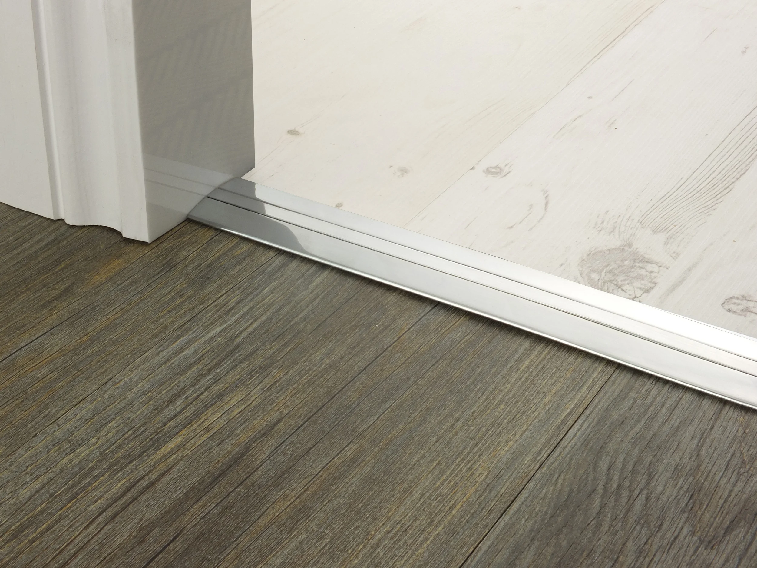door_bar_brushed_chrome_posh_38_hard.jpg
