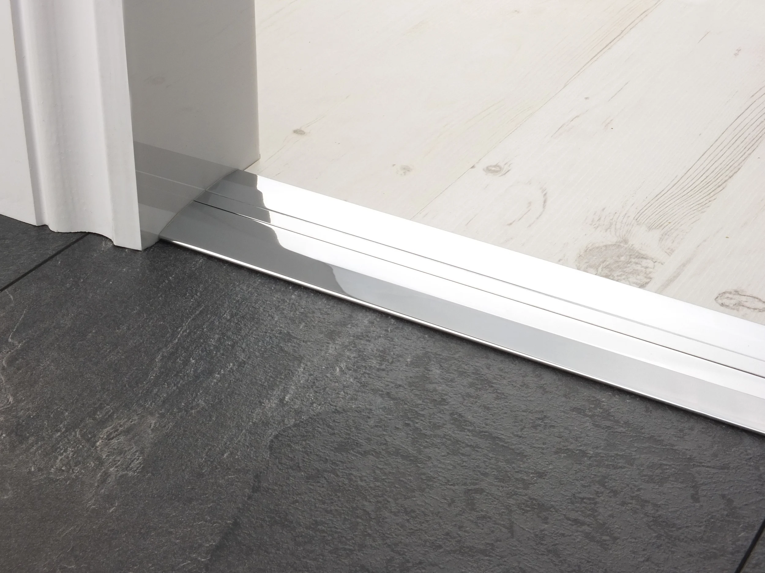 door_bar_chrome_posh_55.jpg