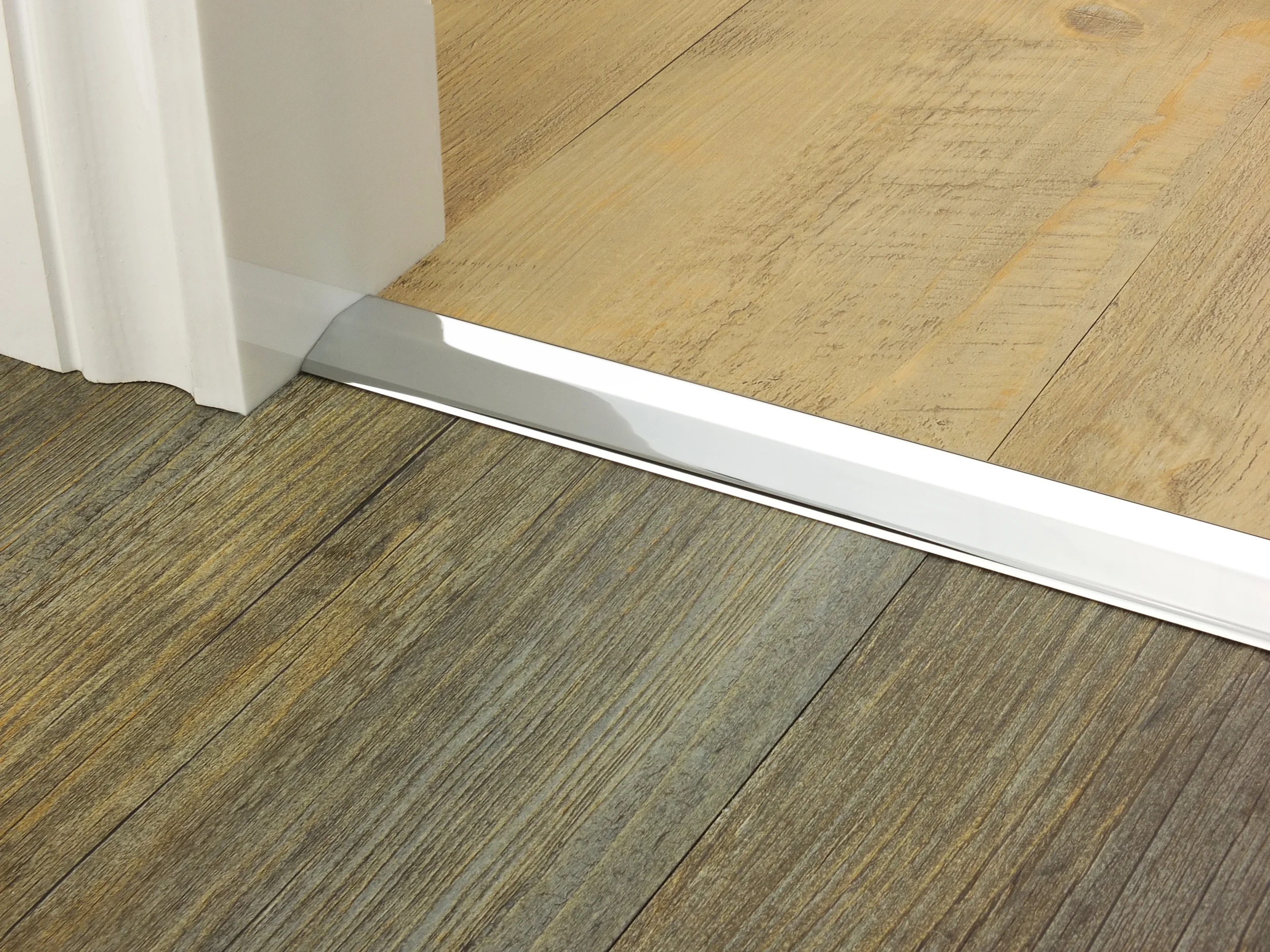 door_bar_two_way_ramp_chrome_5mm_lvt_lvt.jpg