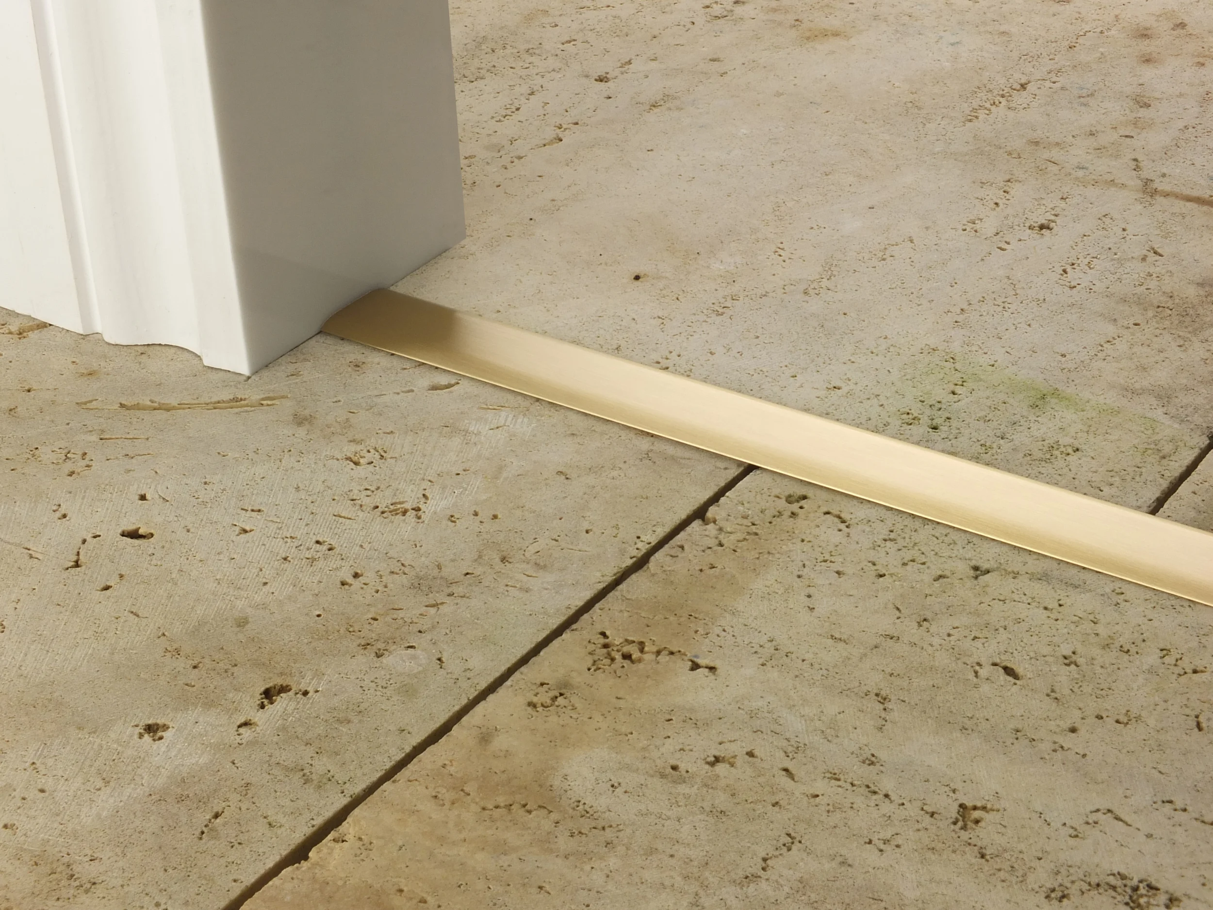 door_bar_big_t_satin_brass.jpg