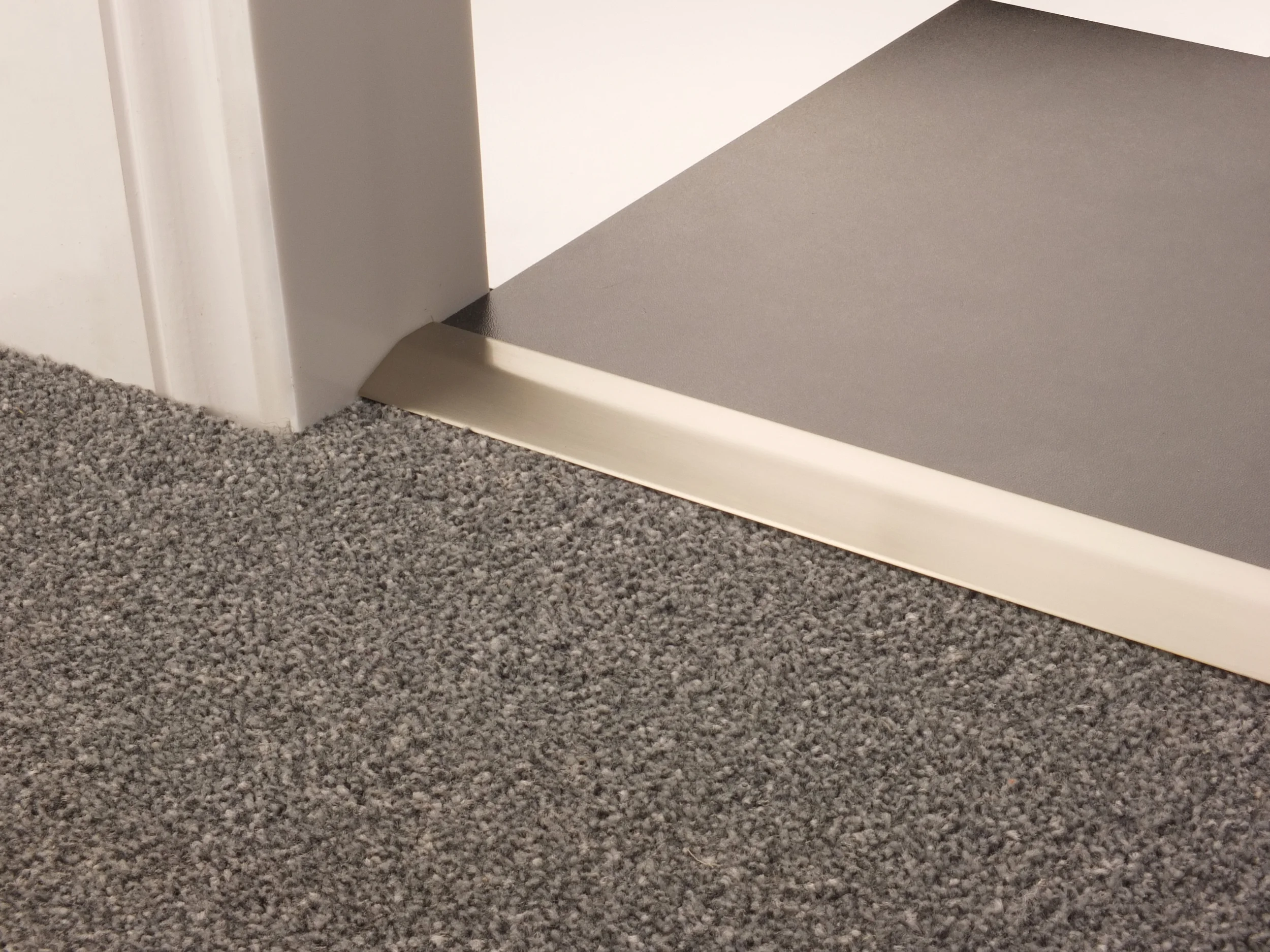stairrods-doorbar-satin-nickel-compression-ramp-HHF.jpg