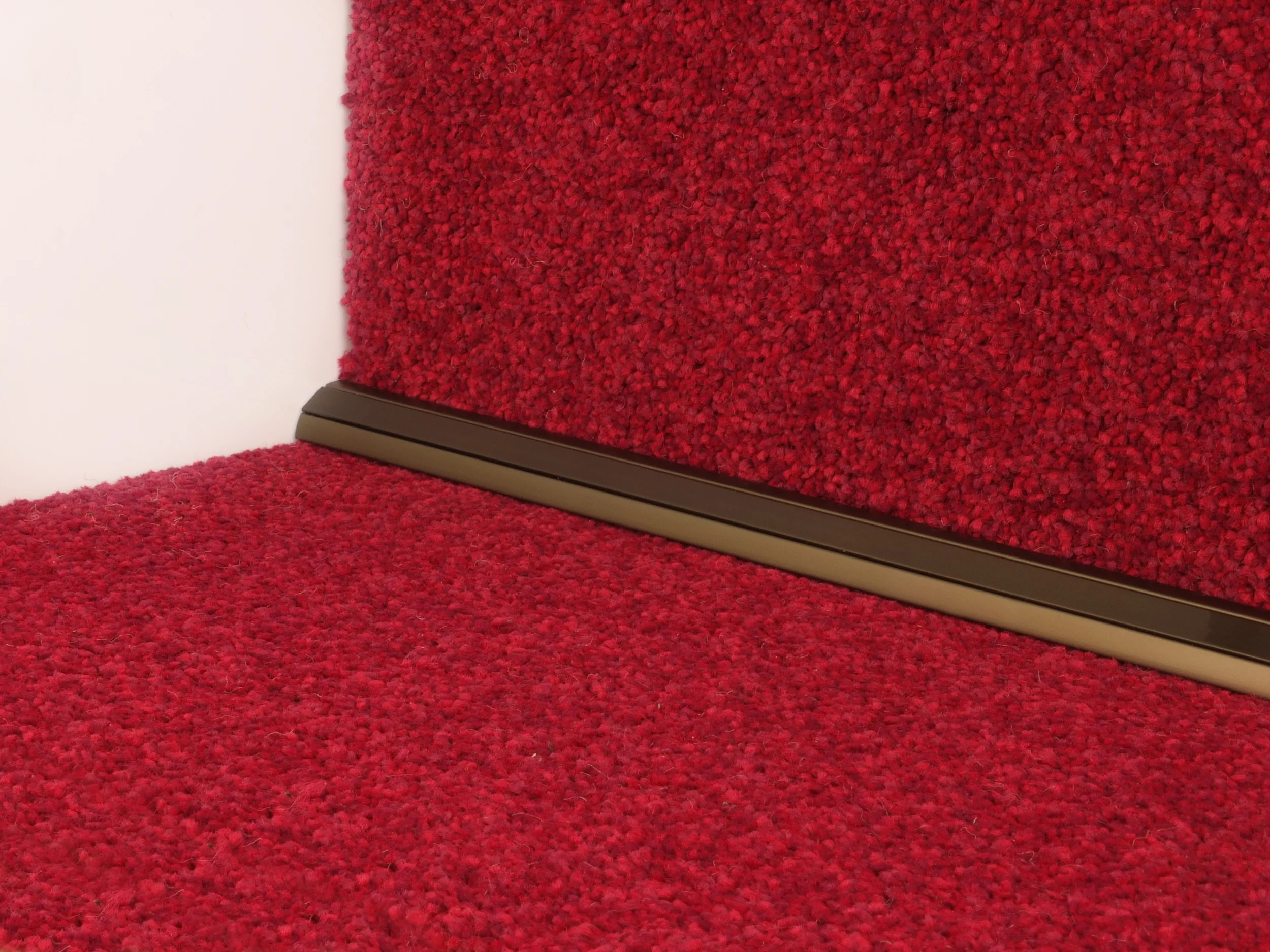 stairrods-stargrip-bronze-red-carpet.jpg