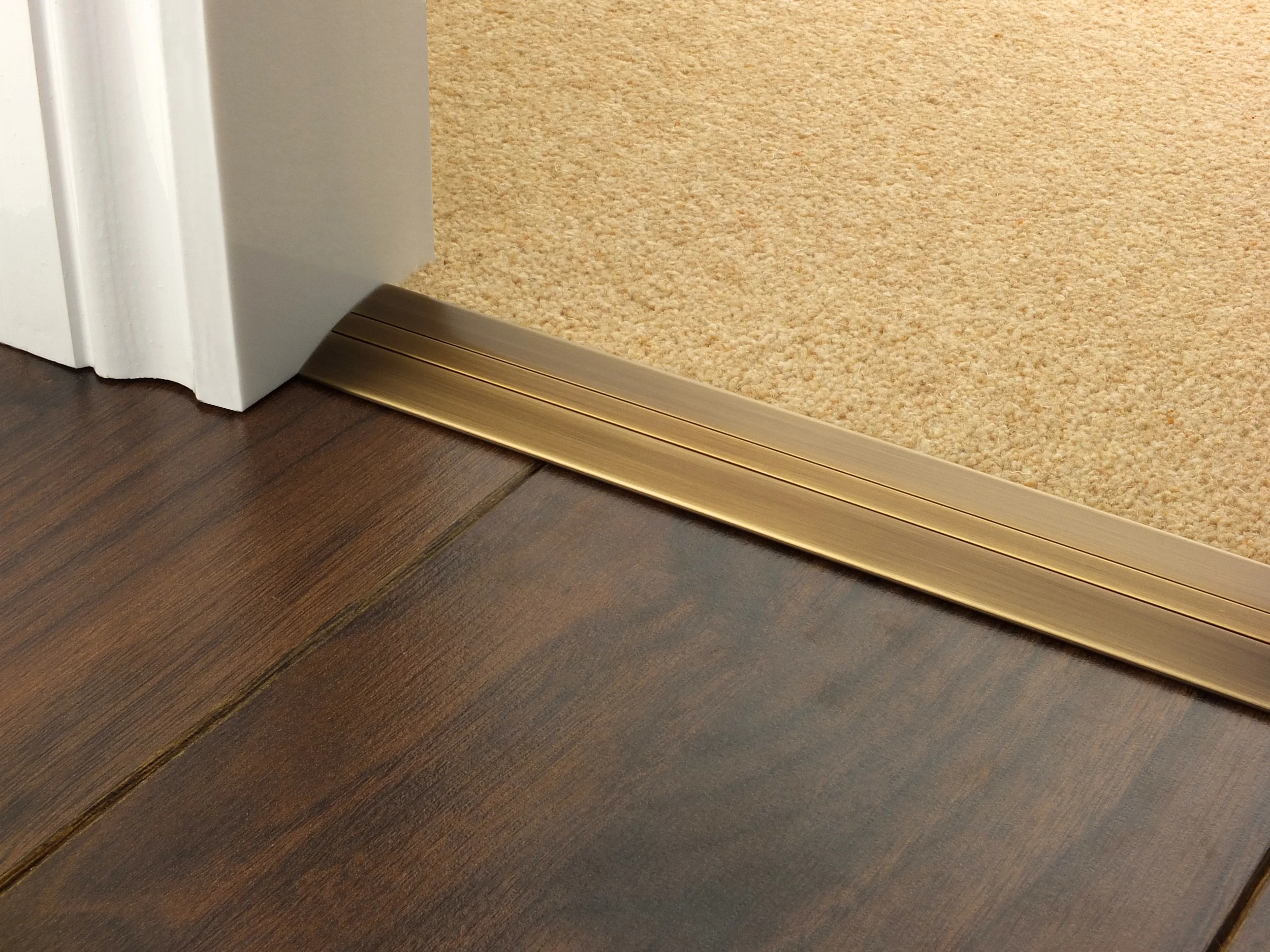 door_bar_antique_brass_posh_38_carpet_laminate.jpg