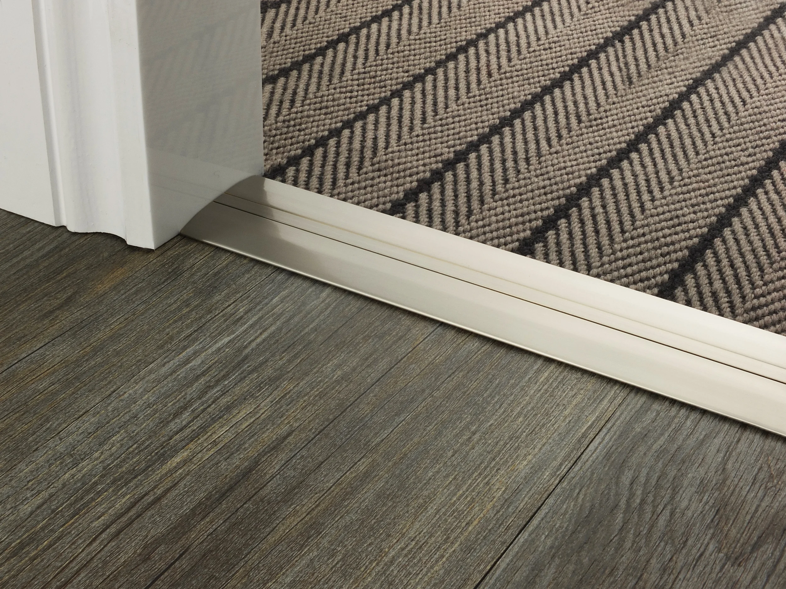 door_bar_satin_nickel_posh_55_flatweave.jpg