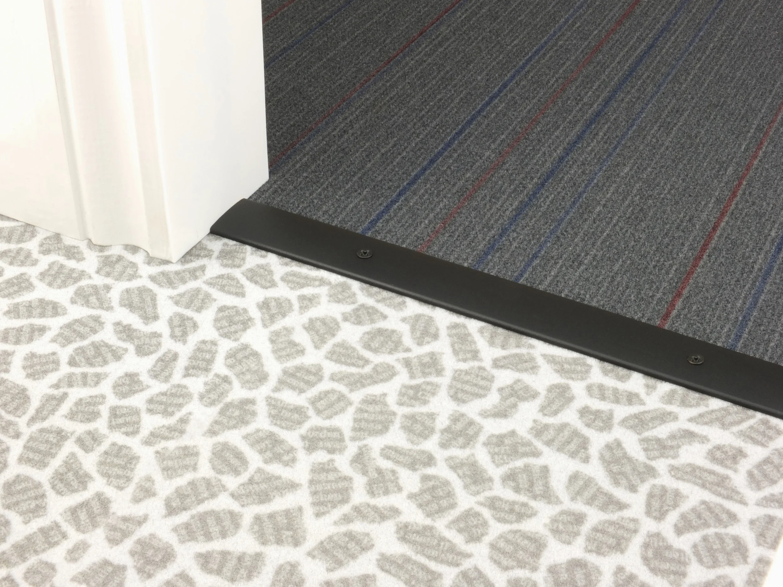 door_bar_cover-30mm_c2c_black.jpg
