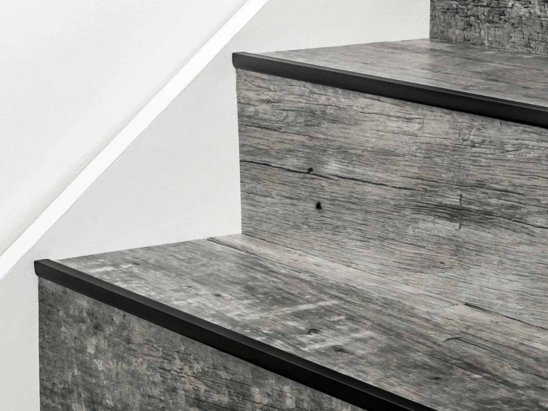 Stairrods-black-little-nose-stair.jpg