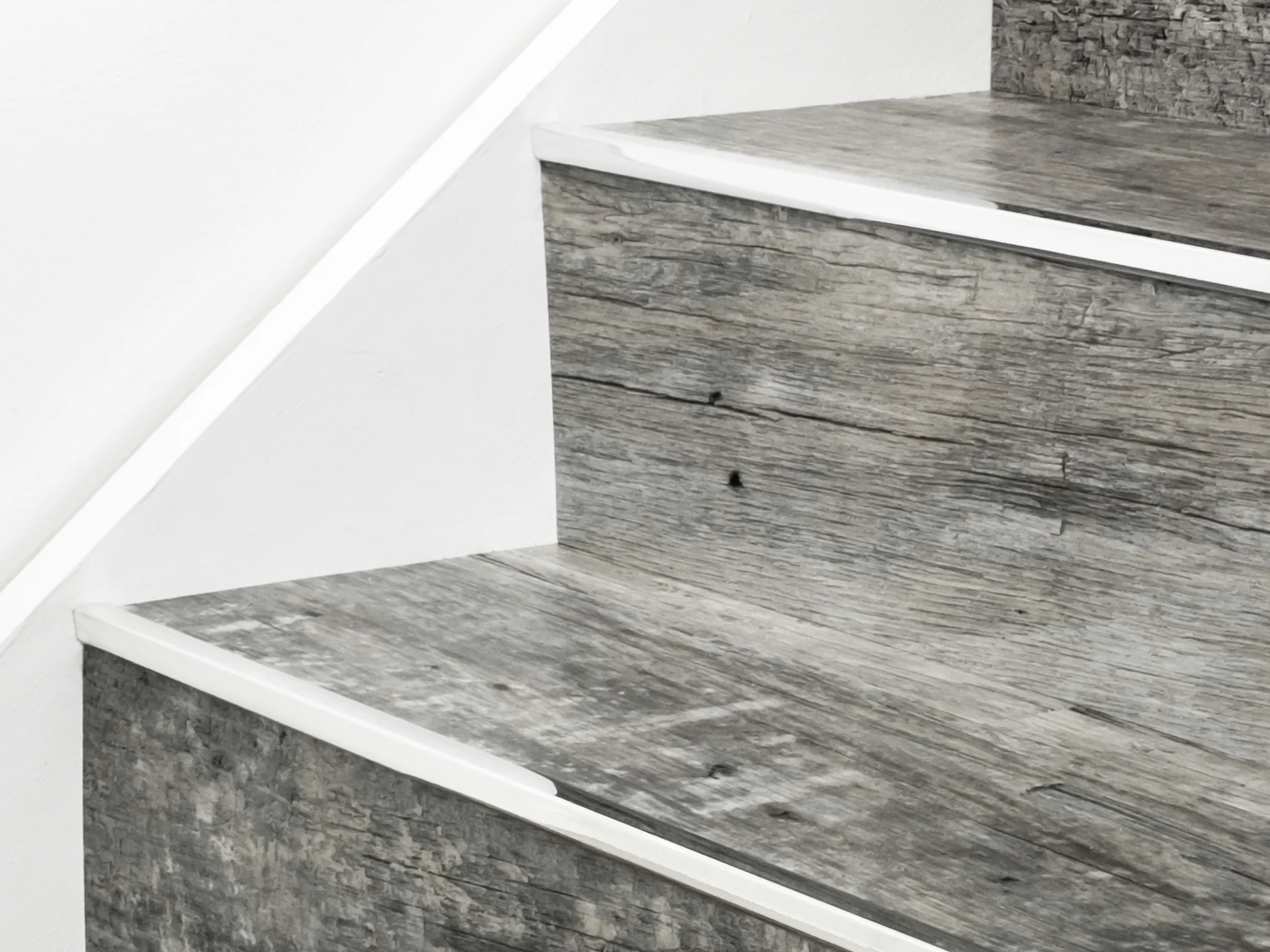 Stairrods-chrome-little-nose-stair.jpg