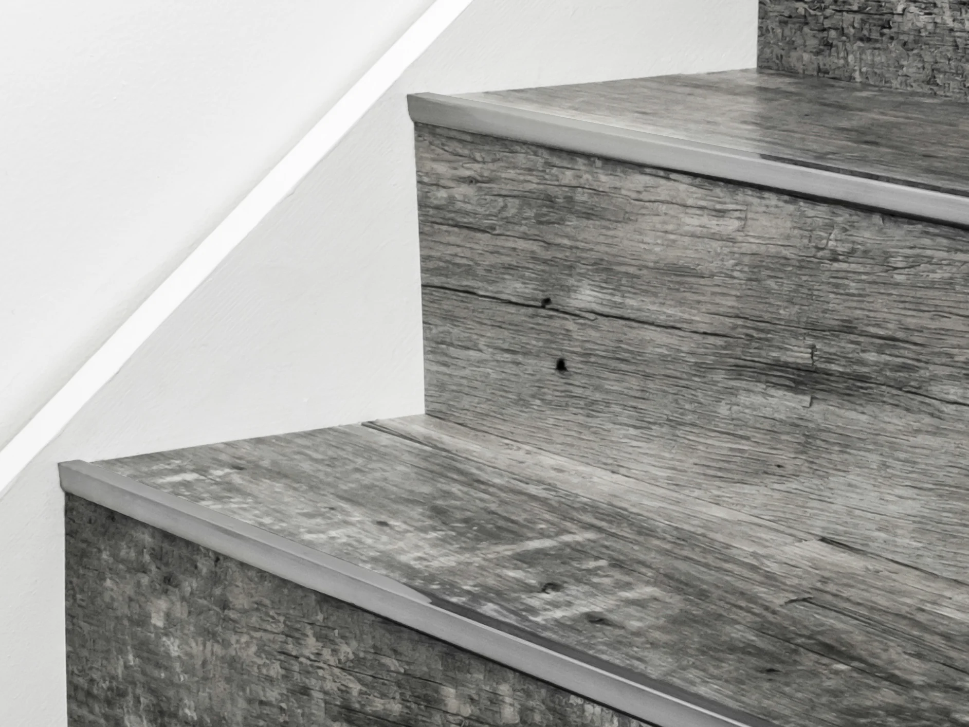 Stairrods-pewter-little-nose-stair.jpg