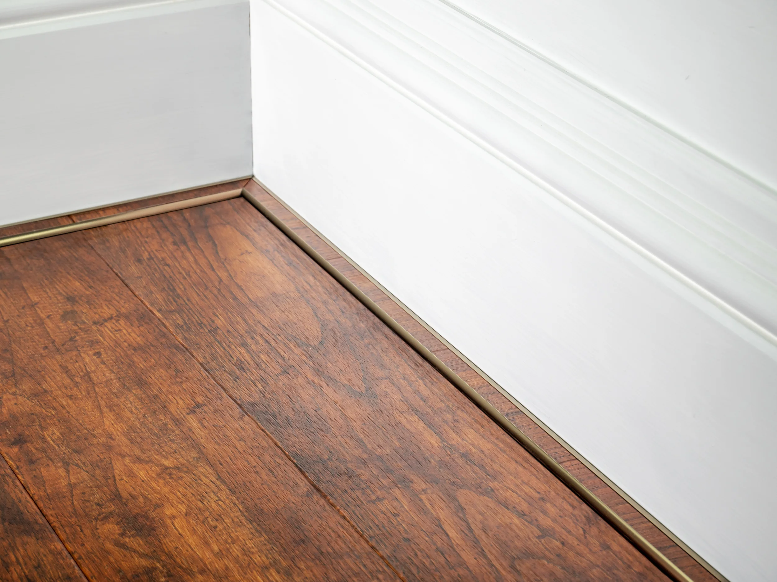 stairrods-uk-bronze-ali-tramline-end-amtico-signature-traditional-wood-3mm.jpg