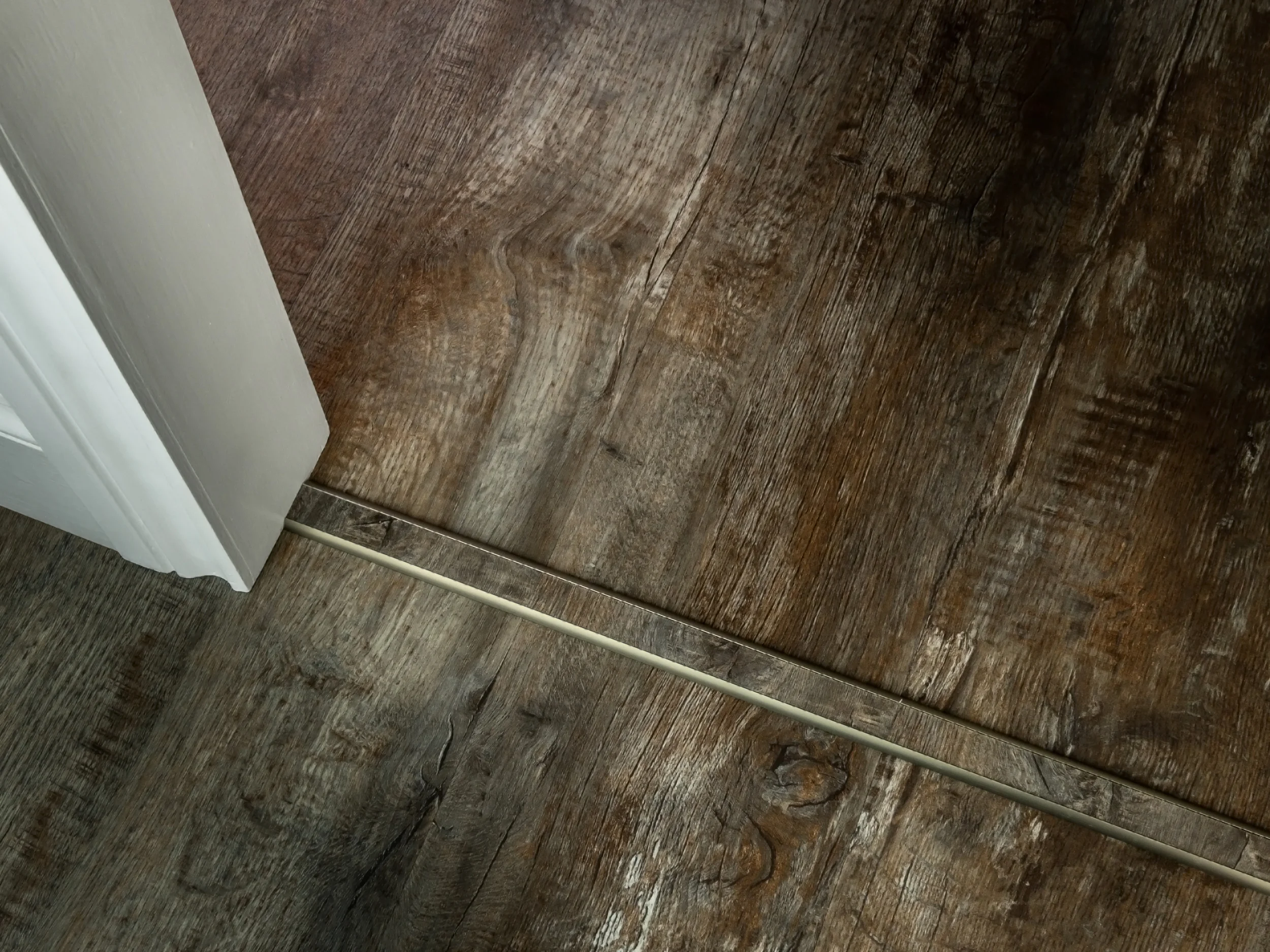 stairrods-uk-bronze-ali-tramline-moduleo-select-click-country-oak-5mm-a.jpg