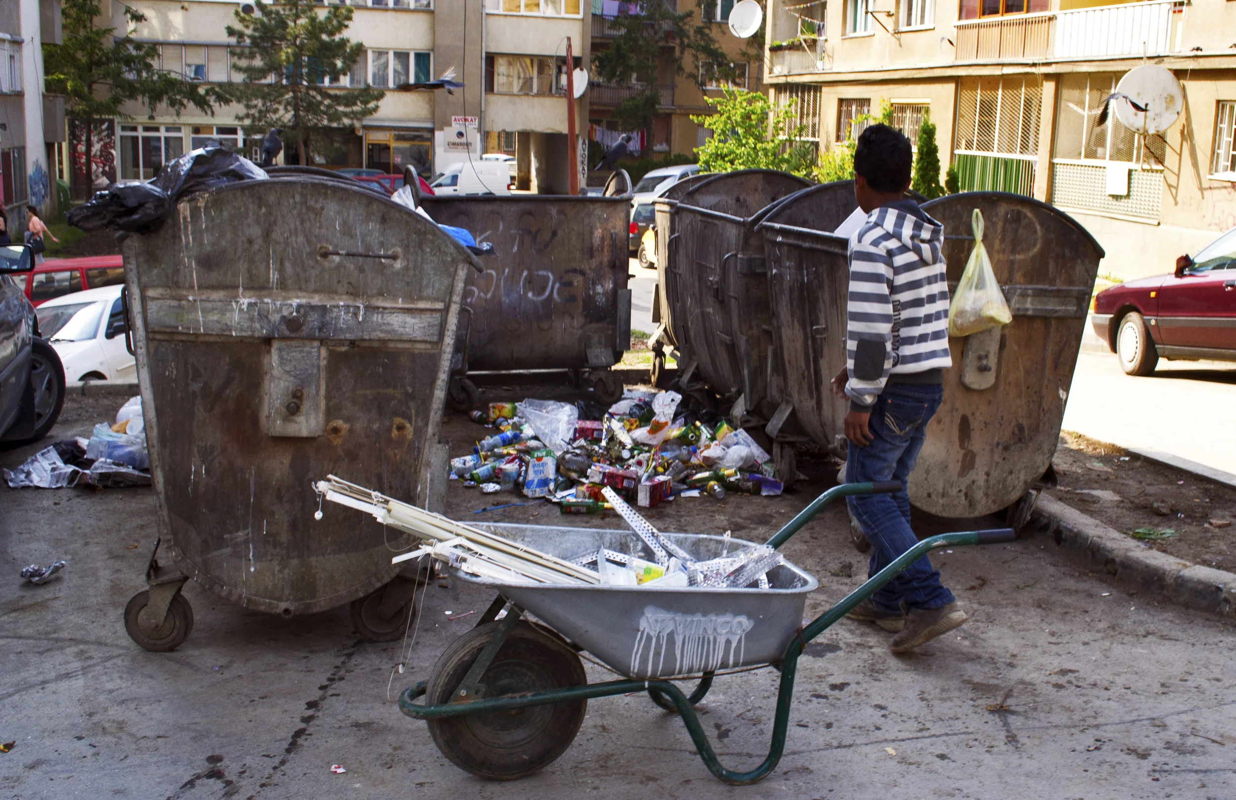 HM22Pristina_junk_boy.jpg