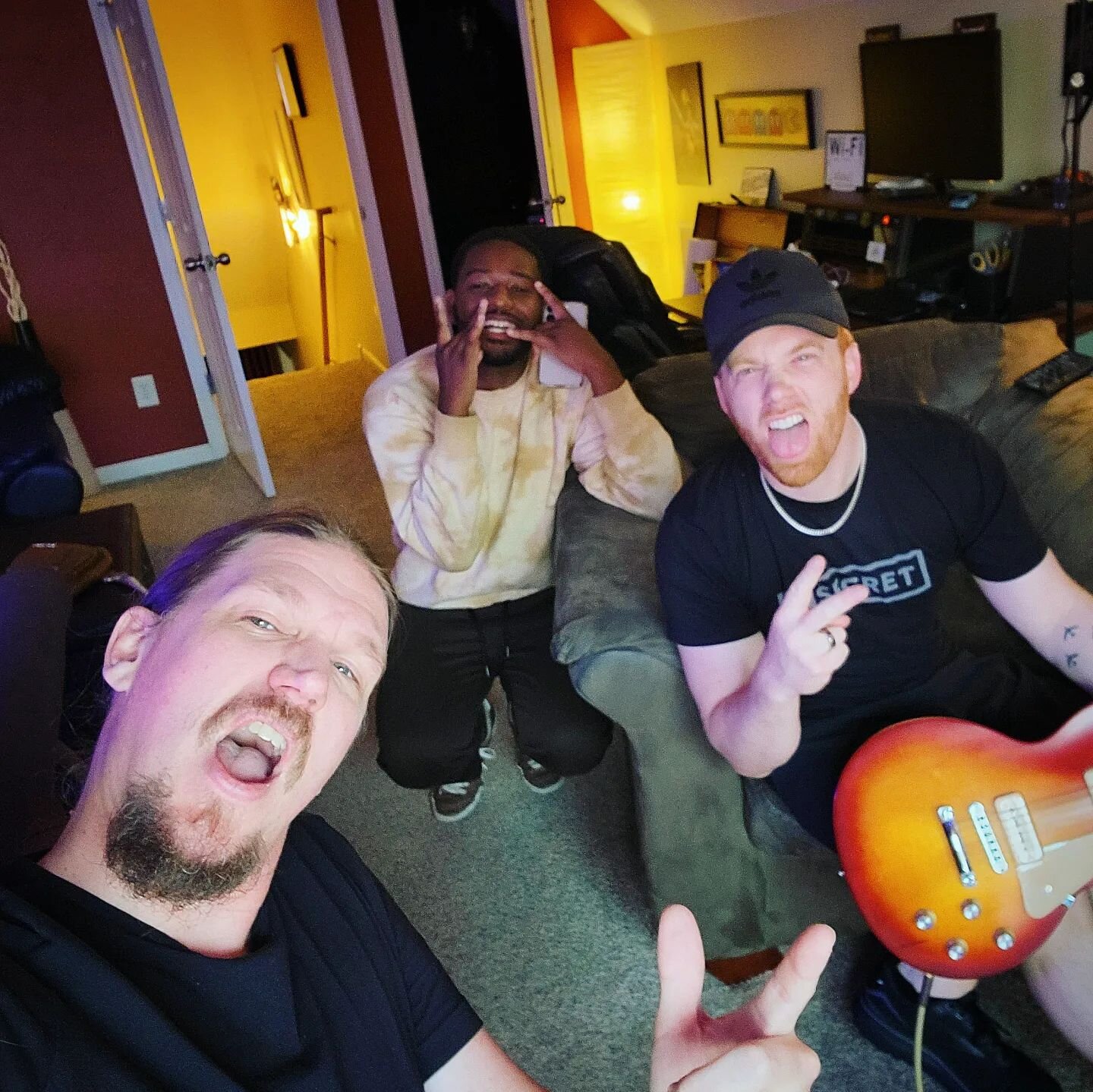 Got a smash with @queparks &amp; @samtinnesz today!! Such a good sesh, such a great song, such amazing conversations! Cheers to another one! Love ya boys!! #dtProducerLife