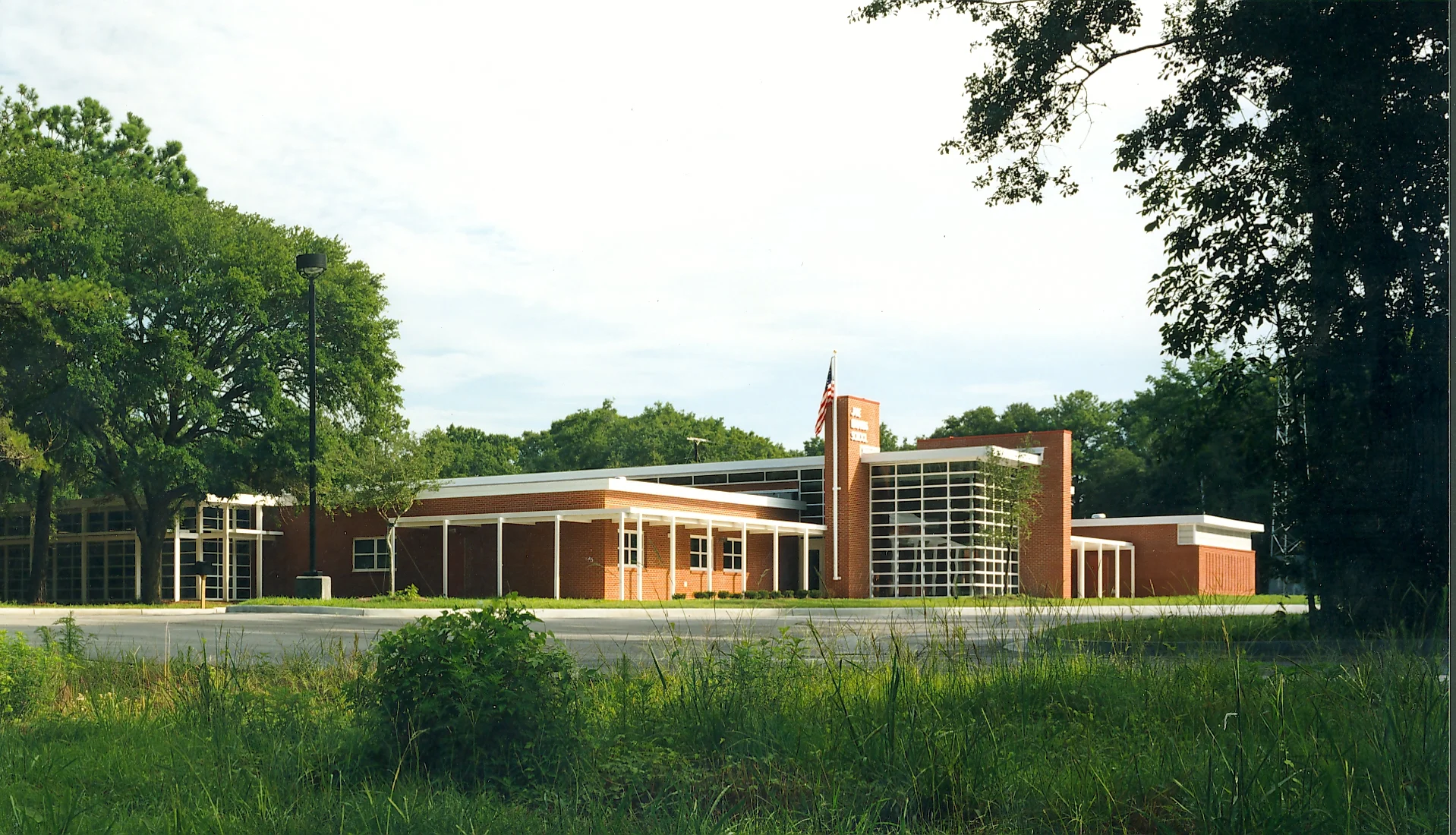 Jane Edwards Elementary SchoolCharleston County School DistrictMany of the parents and grandparents of Jane Edwards students attended this remote Lowcountry elementary&nbsp;school. &nbsp;Little had been done to the building since it was built in 195…