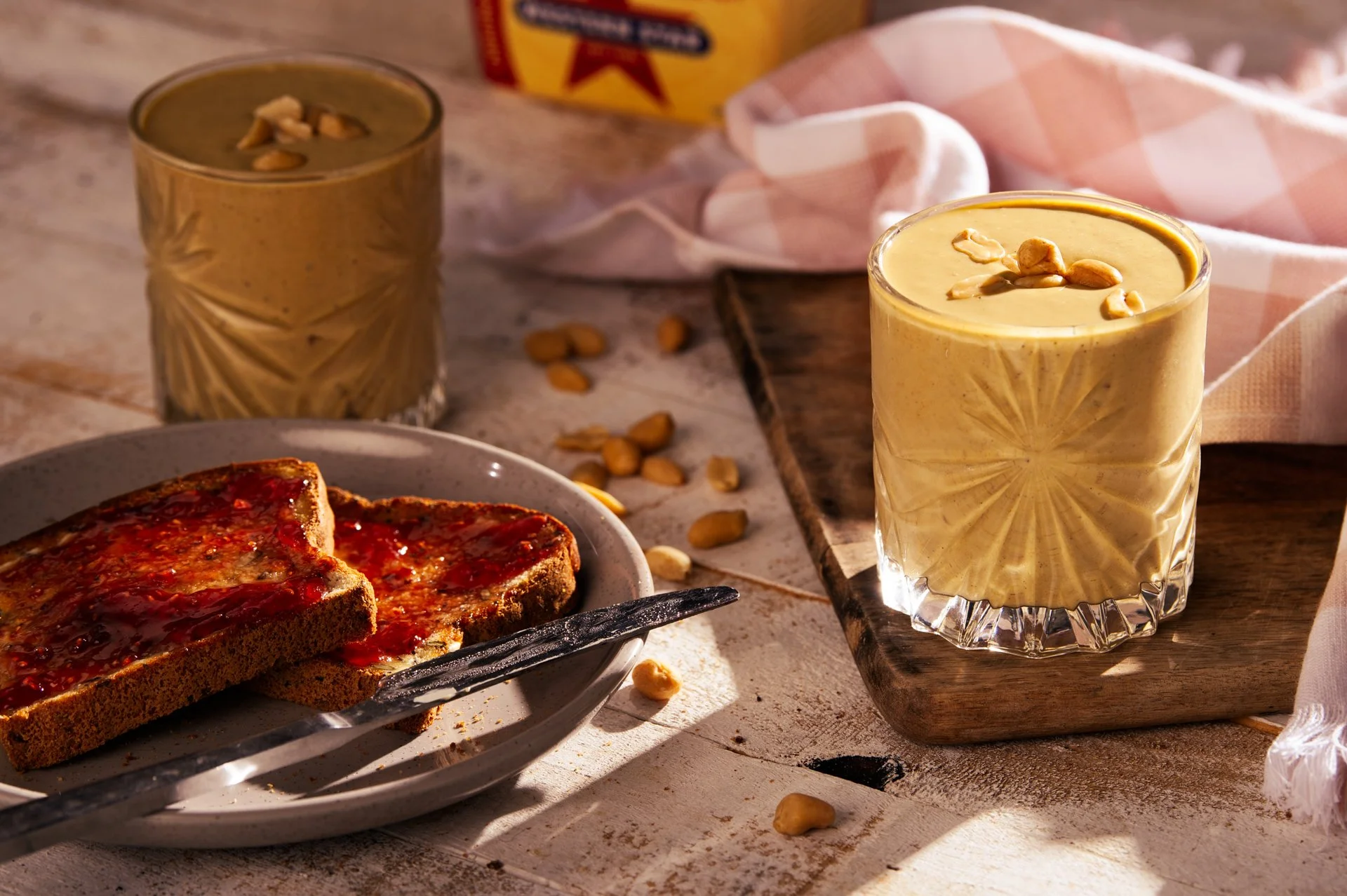 0037_DLP_COOKING_BananaSmoothie_CREDIT_DominicLoneragan_101123_0039_LRG_SML.jpg