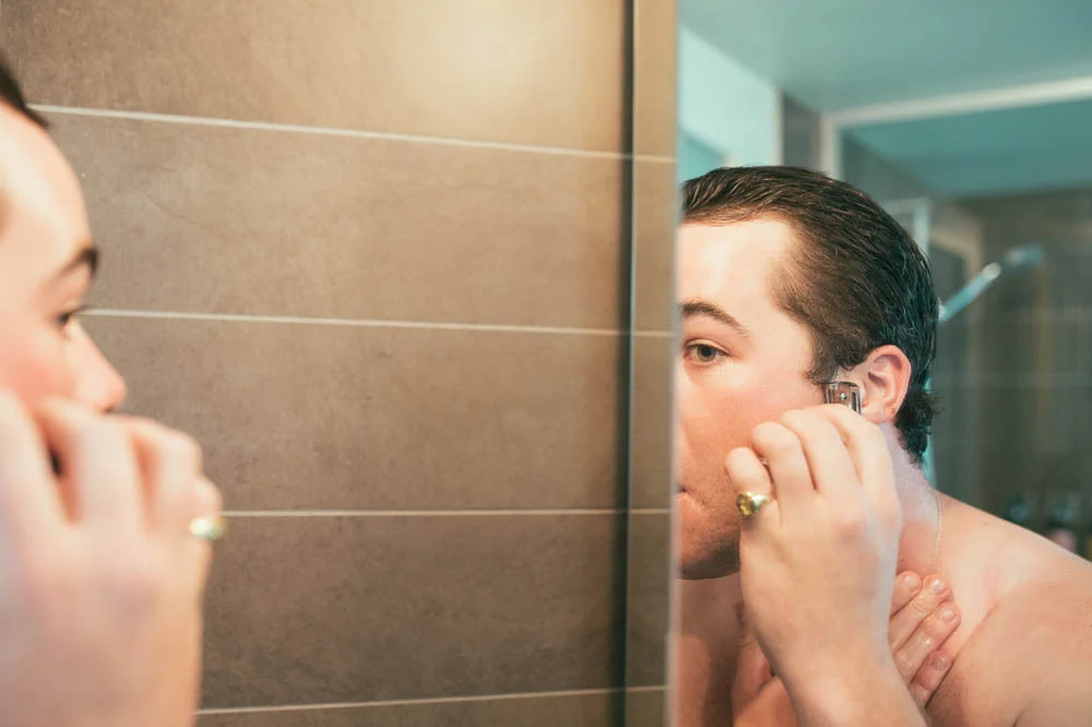 groom-shaves.jpg
