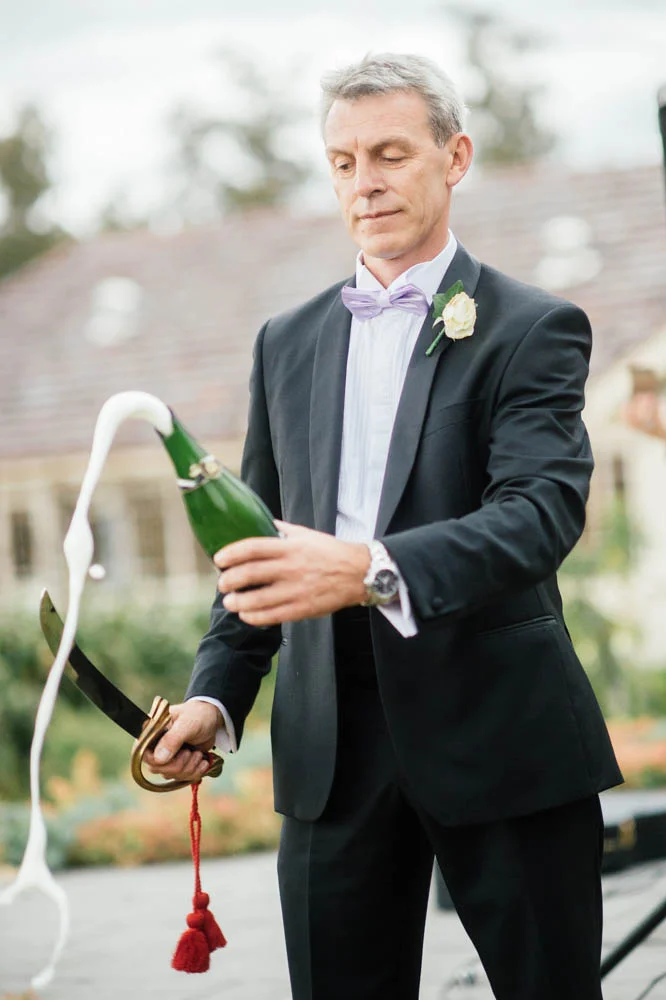sabrage-with-champagne-bottle.jpg