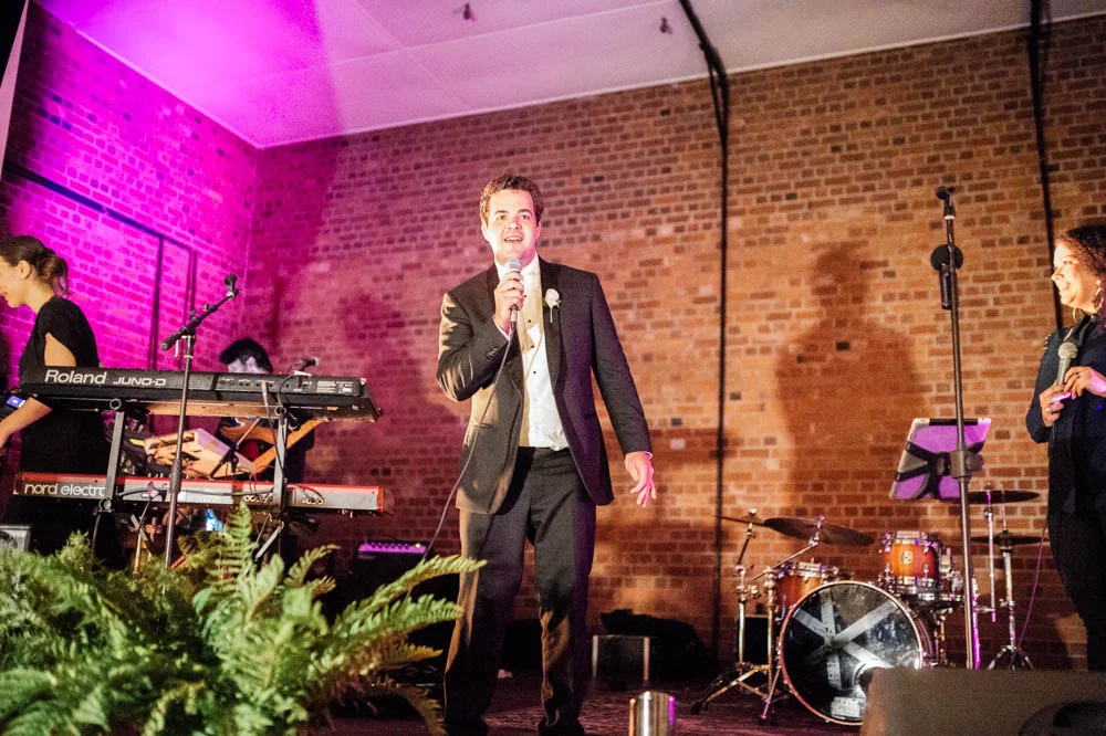 groom-sings-to-bride.jpg