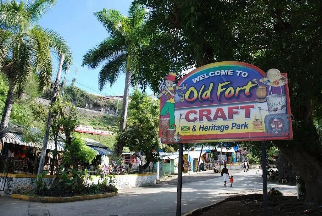 Old-Fort-Craft-Market.jpg