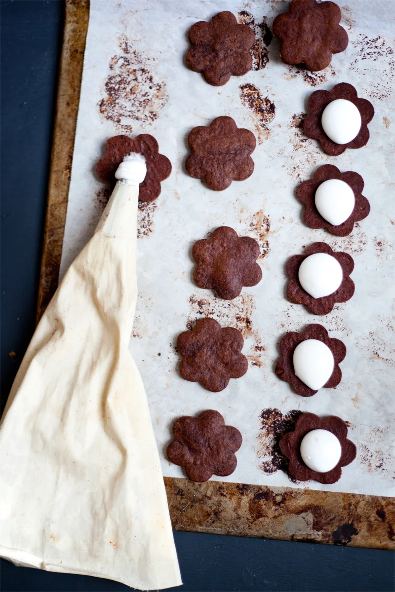 PEPPERMINT MARSHMALLOW SANDWICH COOKIES — molly yeh