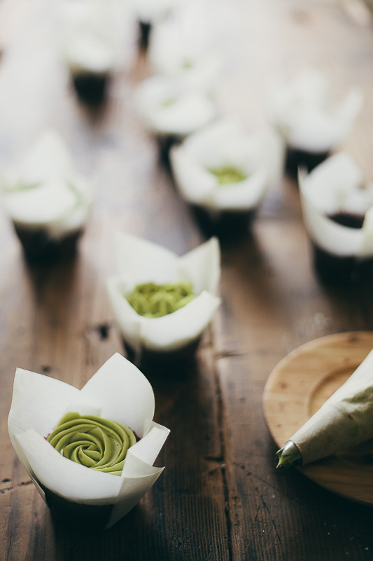 chocolate-cupcake-matcha-frosting-8.jpg