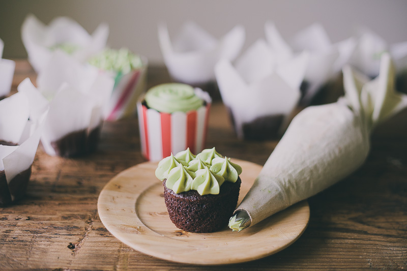 chocolate-cupcake-matcha-frosting-3.jpg