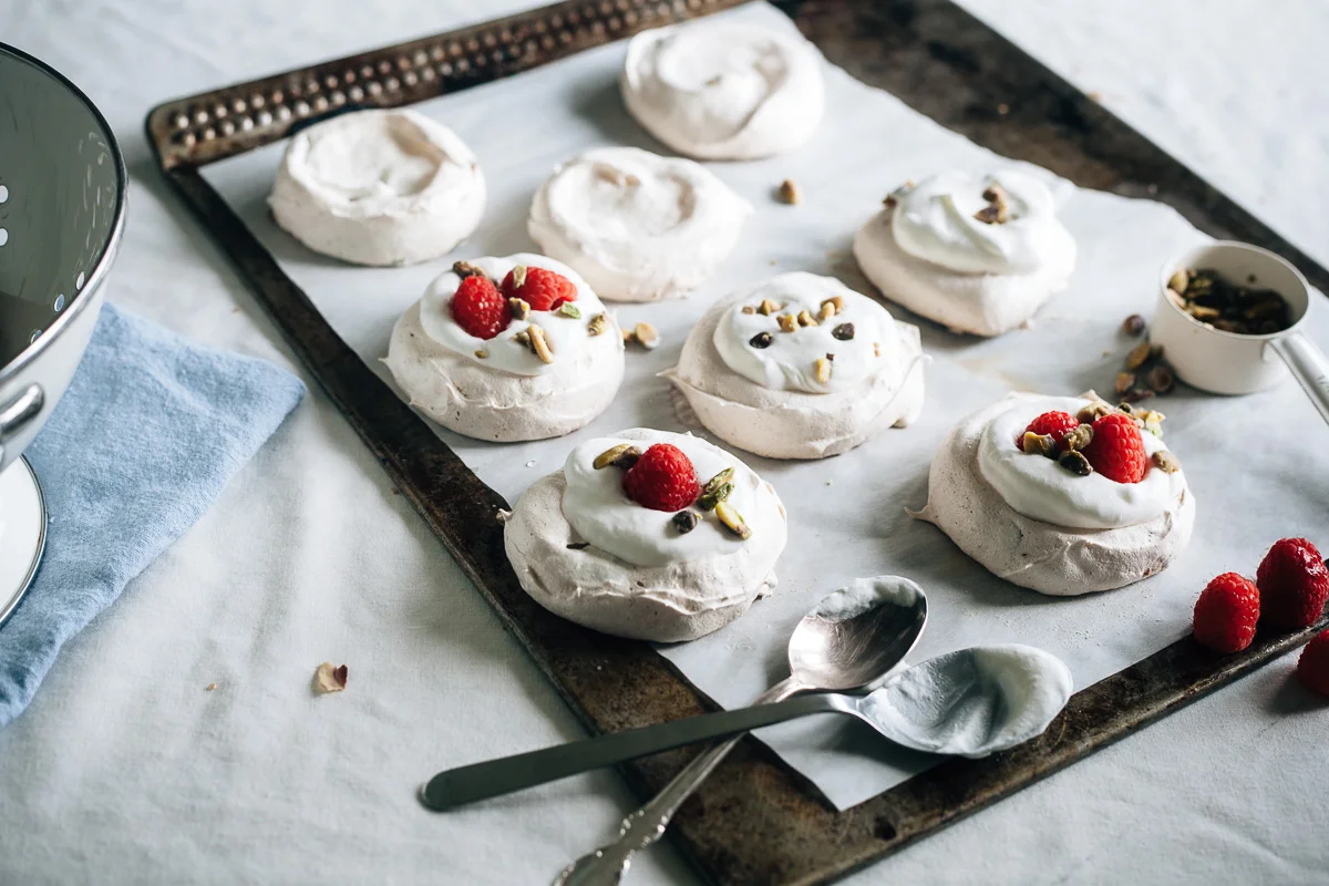 pistachio pavlovas-9.jpg