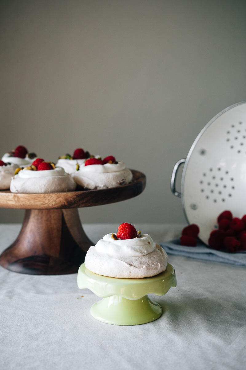 pistachio pavlovas-14.jpg