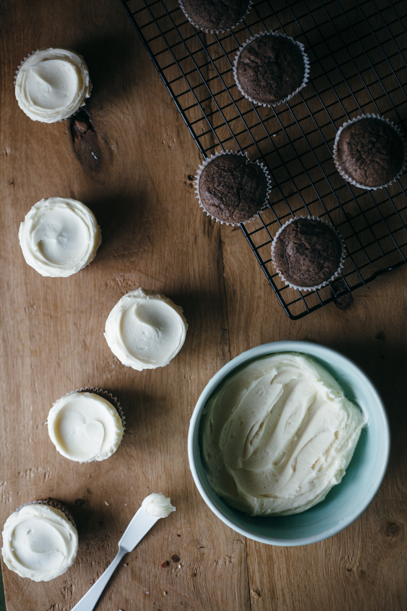 black sesame cupcakes-6.jpg