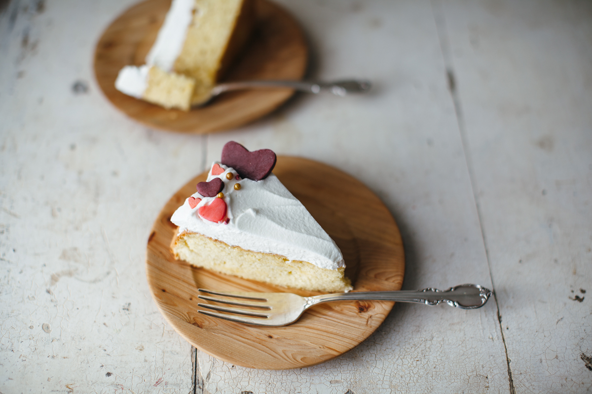 valentine almond cake-14.jpg