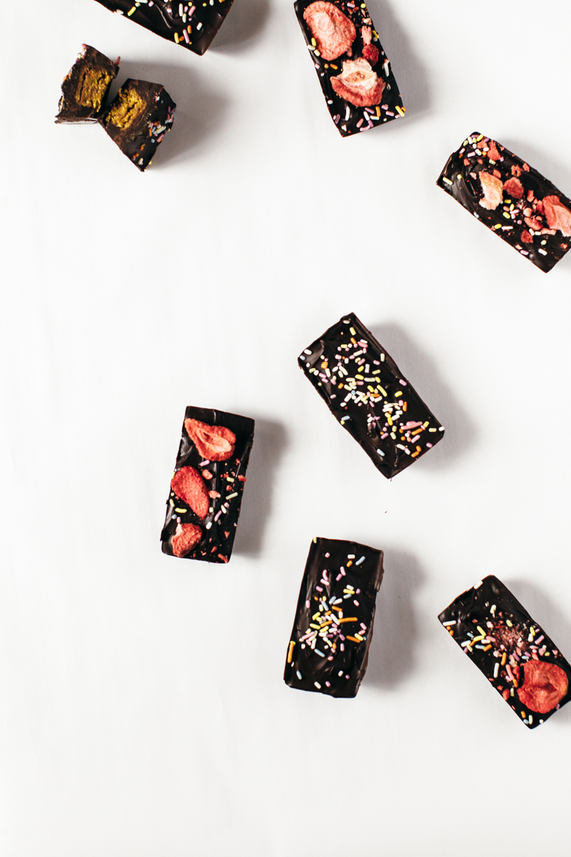 pistachio chocolate bars-15.jpg