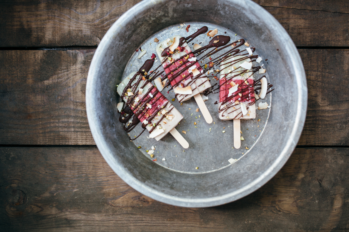 coconut rainbow popsicles-13.jpg