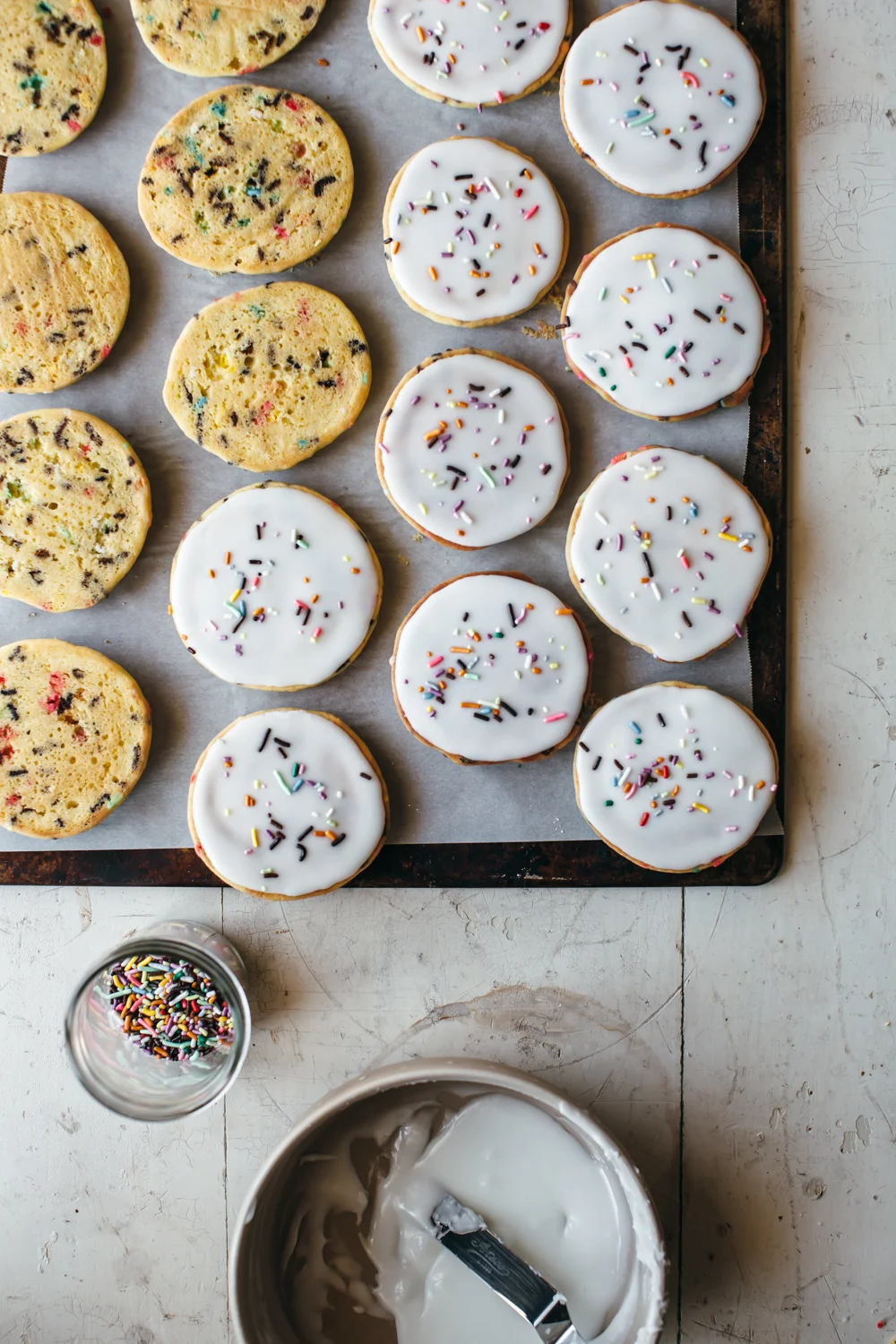 sprinkle amerikaner + molly on the range is out in german!!!! — molly yeh
